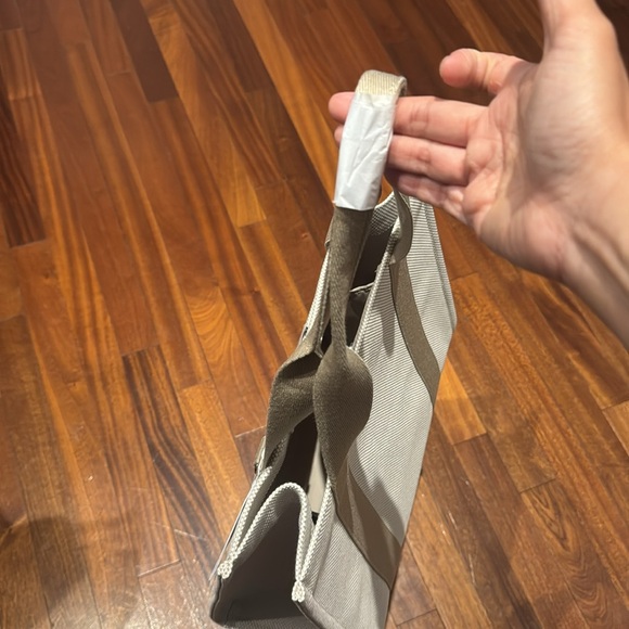 BNWT Lululemon Two-Tone Canvas Tote - Picture 2 of 3